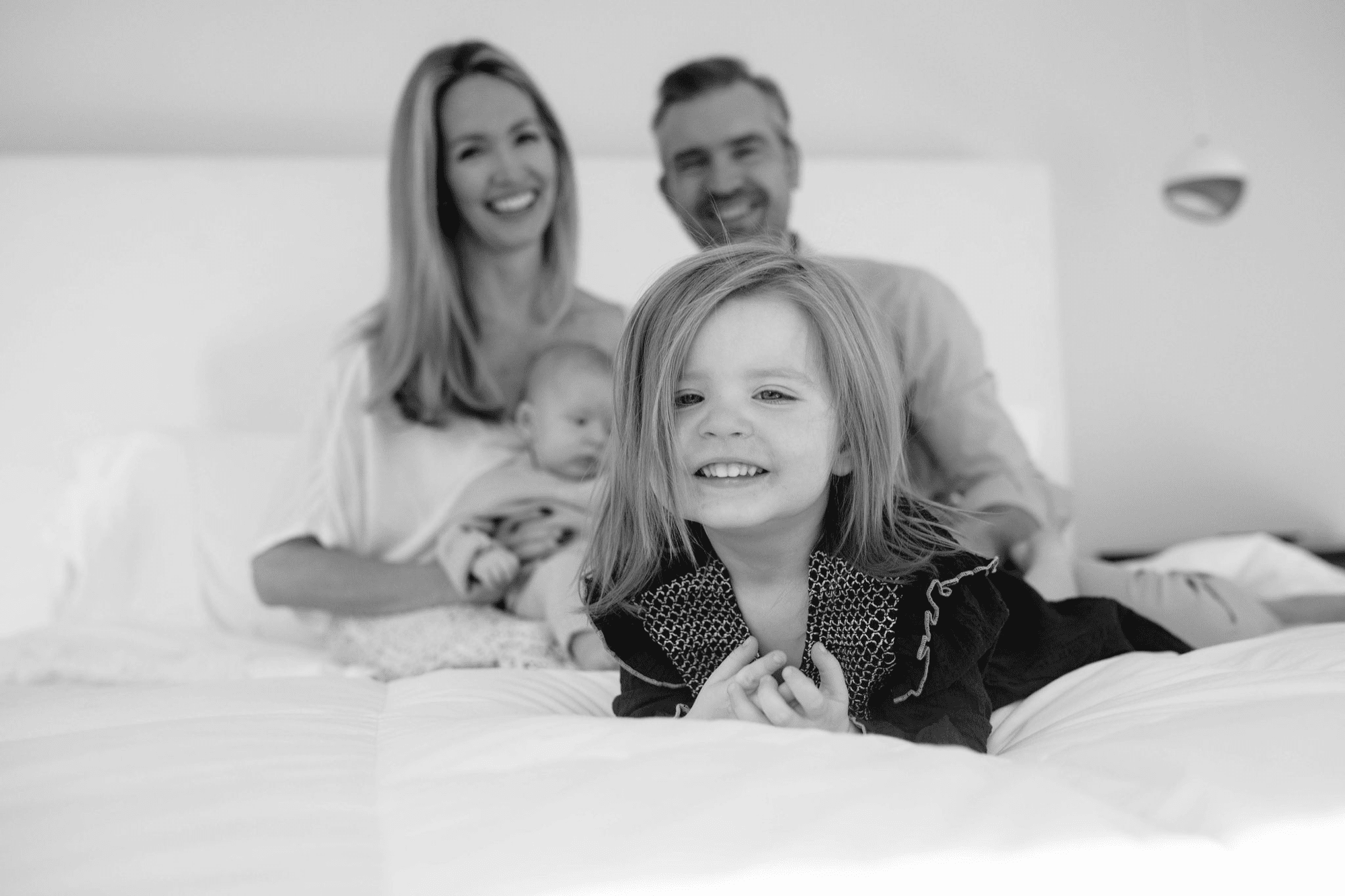 black and white b&w Family photo poses newborn photoshoot New York family photographer 